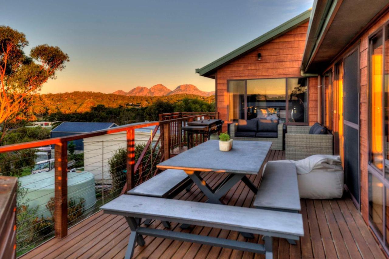 Villa Zenith Coles Bay Exterior foto